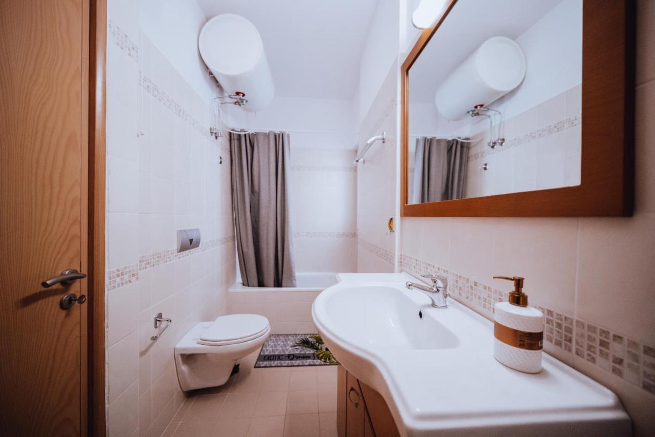 Iliotti Apartments Rhodes City ภายนอก รูปภาพ